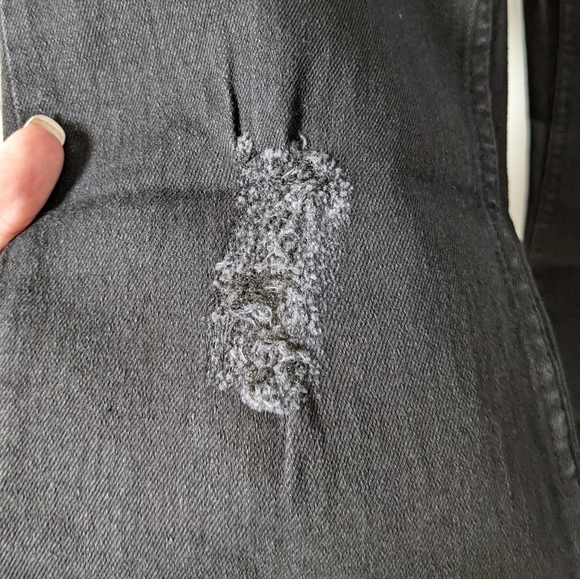 NWT X-Ray Jeans Classic Jet Black Distressed Knee Stretch Jeans Size 14 - Picture 6 of 8